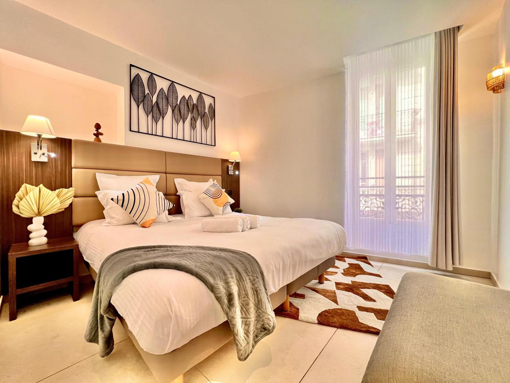 Liberation Center - Private Balcony - 24&7 Reception - Luggage Storage Aparthotel Nizza